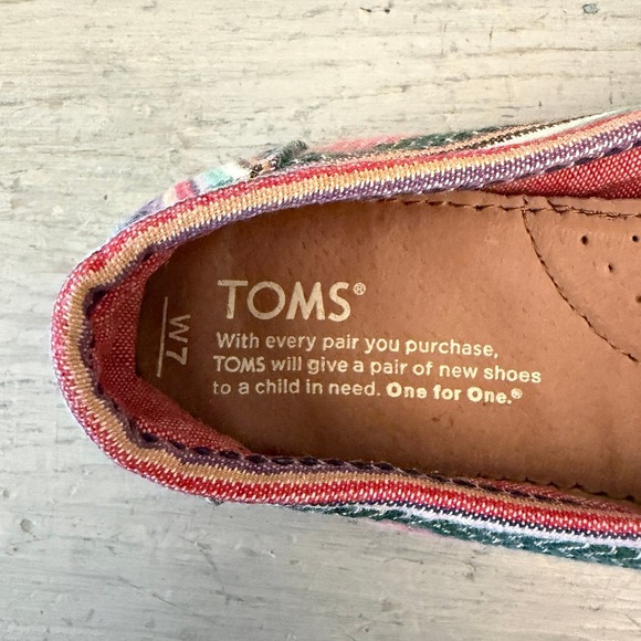 Tom's Women's Colorful Canvas Flat Slip On Shoe Size 7 Good Condition - Picture 6 of 7